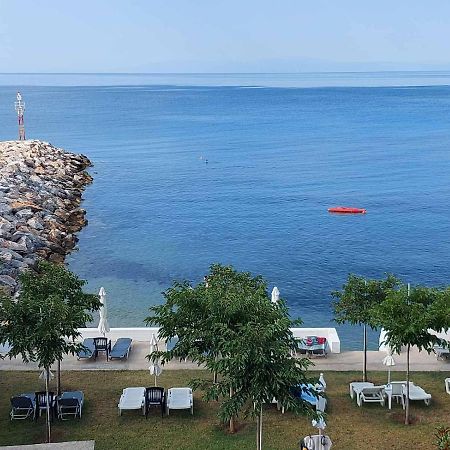 Pansion Alexandros By The Sea Aparthotel Nea Skioni Exterior photo