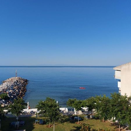Pansion Alexandros By The Sea Aparthotel Nea Skioni Exterior photo