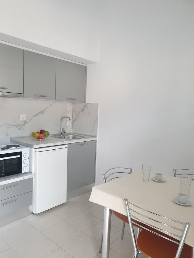 Pansion Alexandros By The Sea Aparthotel Nea Skioni Exterior photo