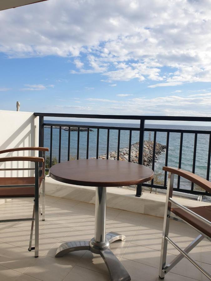 Pansion Alexandros By The Sea Aparthotel Nea Skioni Exterior photo
