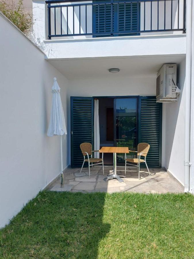 Pansion Alexandros By The Sea Aparthotel Nea Skioni Exterior photo